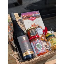 Gavekurven med italiensk vin og specialiteter fra Italien.