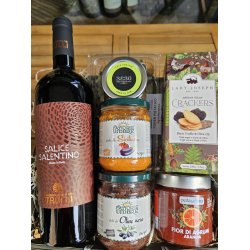 Gavekurven med italiensk vin og specialiteter fra Italien.