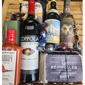 Gavekurv med romkugler, l, vin og lakrids