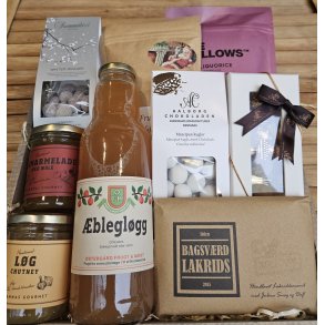 Julekurv med danske specialiteter og kaffe.