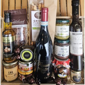 Luksus tapas kurv med vin.