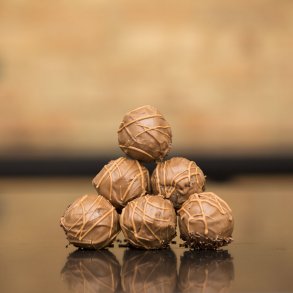  15 stk romkugler fra Nr.by bageri - Med cappuccino chokolade overtrk.